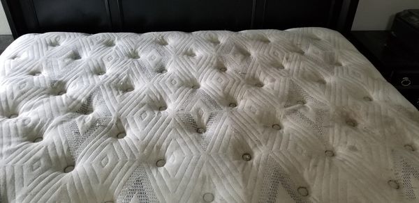 Mattress Cleaning in Friendswood, TX (1)